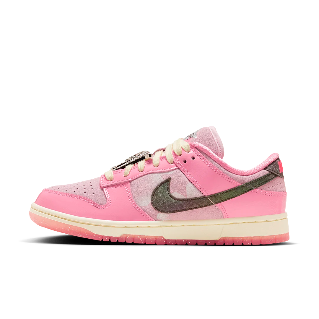 Nike Dunk Low LX Barbie