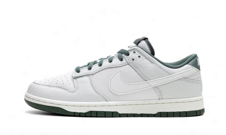 Nike Dunk Low Retro SE Photon Dust Vintage Green