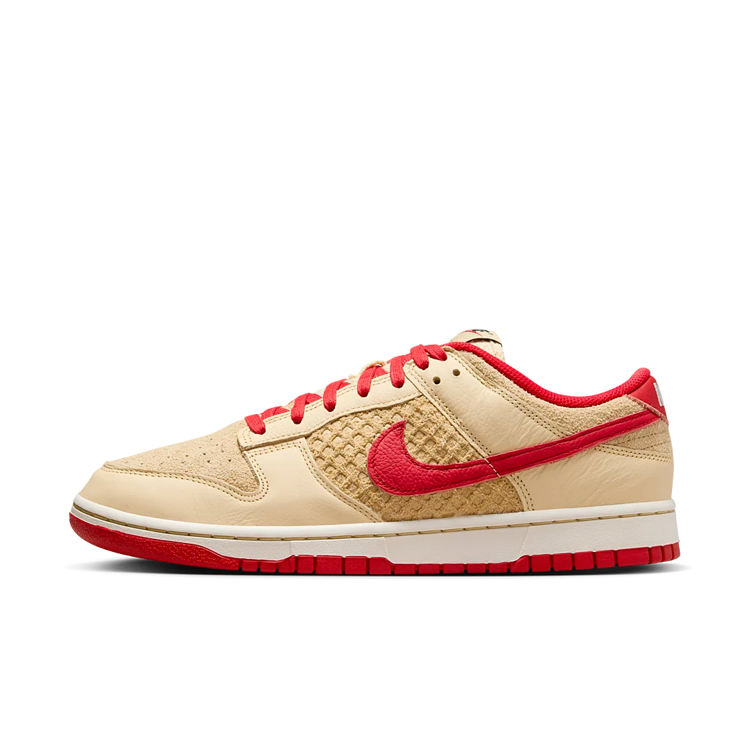 Nike Dunk Low Retro SE Strawberry Waffle