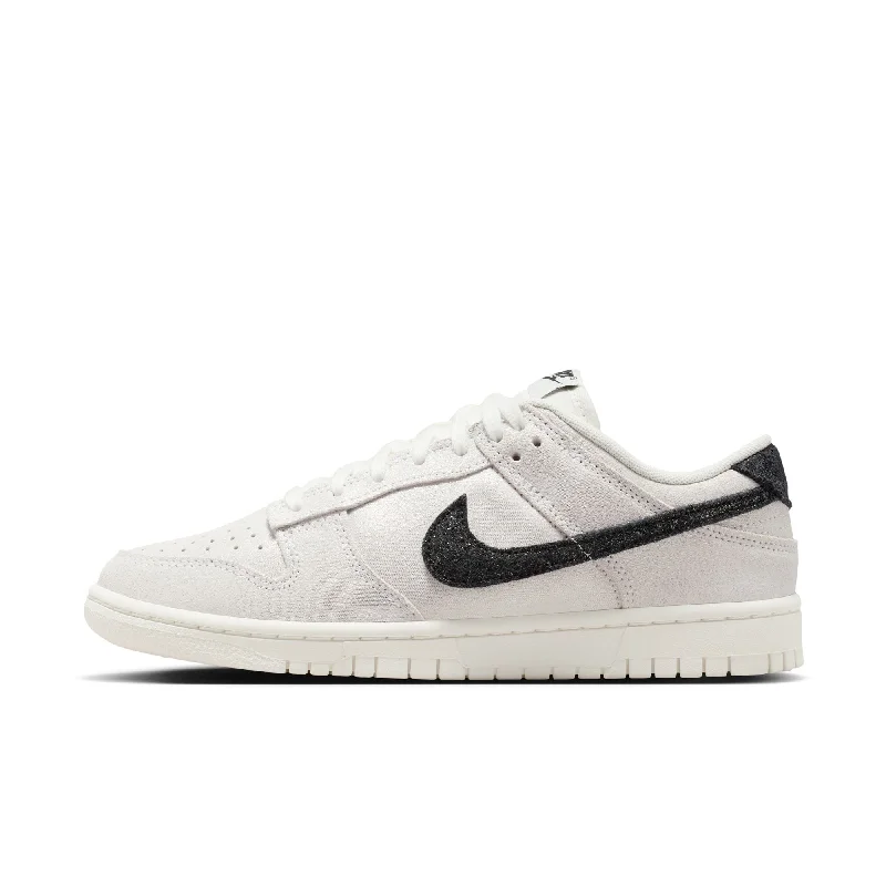 Nike Dunk Low SE 'Sail/Black'