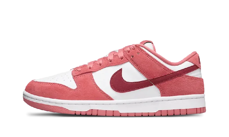 Nike Dunk Low Valentine's Day (2024)