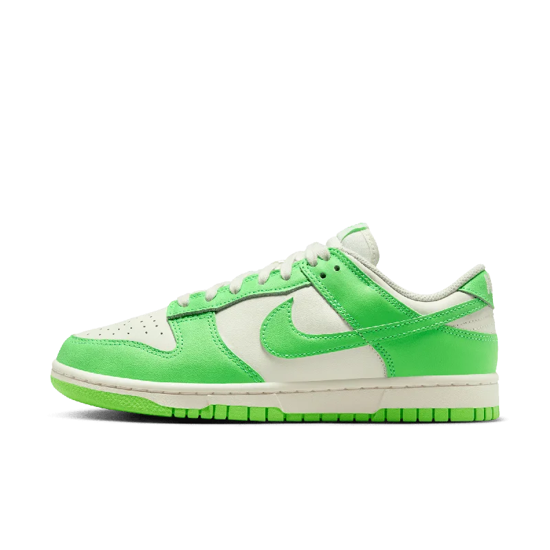 W Nike Dunk Low