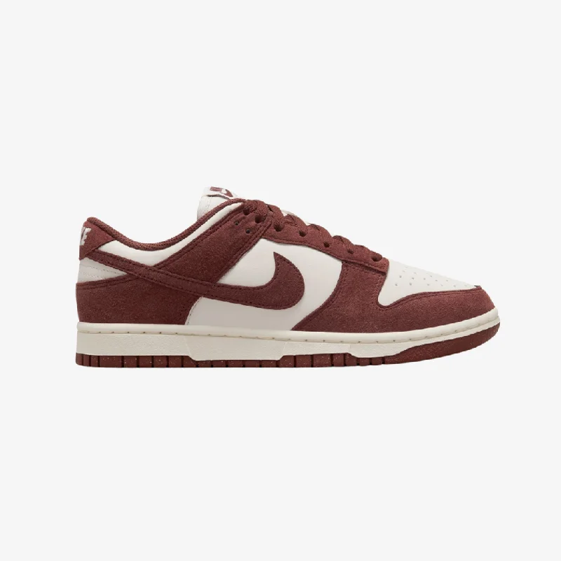 womens nike dunk low next nature (phantom/red sepia)